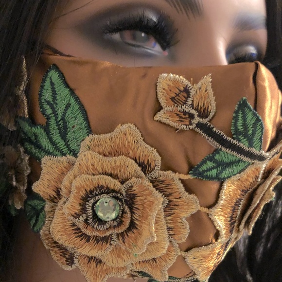 NEW HANDMADE FACE MASK - Picture 1 of 3